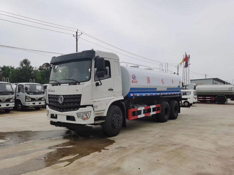 東風(fēng)專(zhuān)底后八輪（20噸）灑水車(chē)