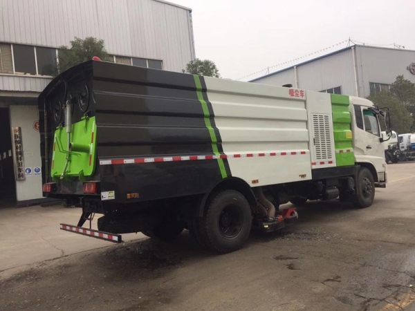 東風(fēng)天錦吸塵車（2方水罐7方塵罐）