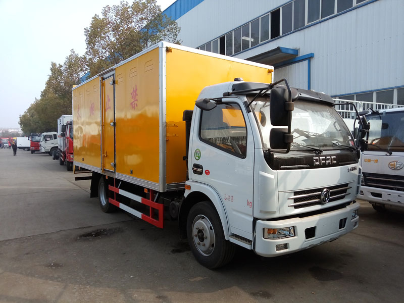 多利卡5.1米(6.4噸)液體廂式車