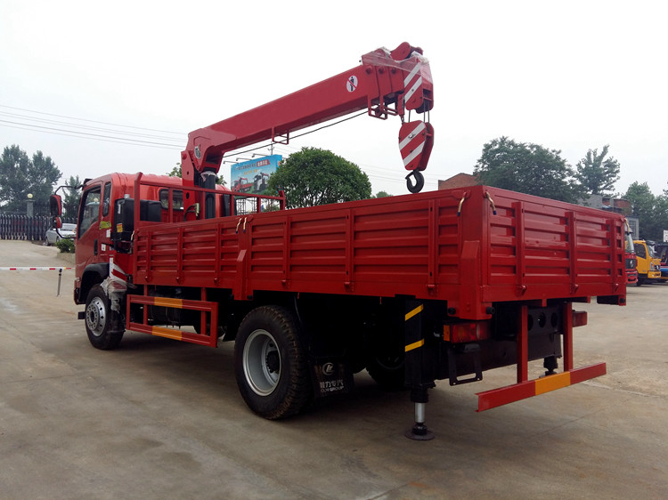 大運(yùn)隨車吊黃牌6.3噸