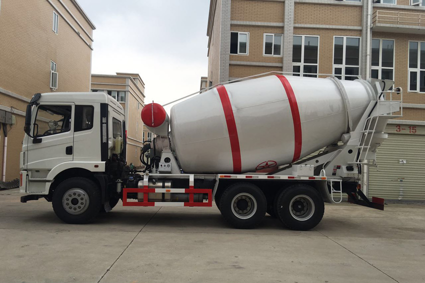 大運(yùn)10方攪拌車