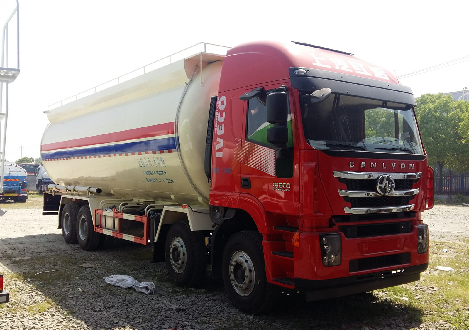 35-40方 紅巖前四后八散裝水泥車(chē)