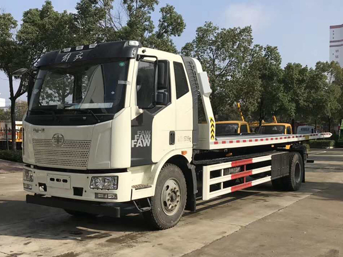 解放J6重型清障車（5800軸距）