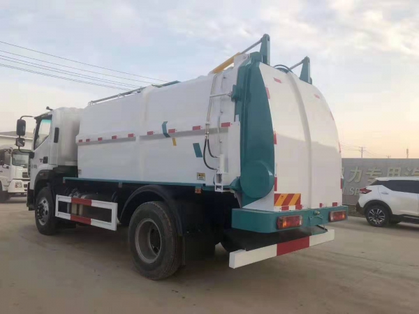 福田瑞沃國(guó)六方罐餐廚垃圾車(chē)
