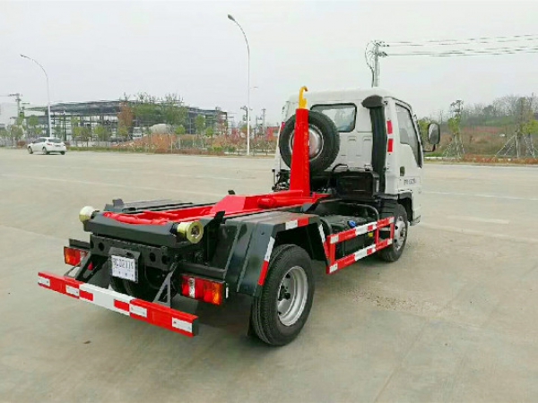 福田小卡2國六4方車廂可卸（鉤臂）式垃圾車