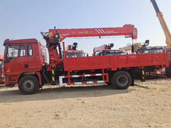 陜汽軒德單橋8噸隨車吊