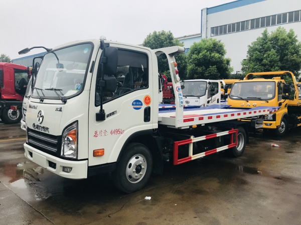 大運(yùn)藍(lán)牌清障車(chē)一拖二