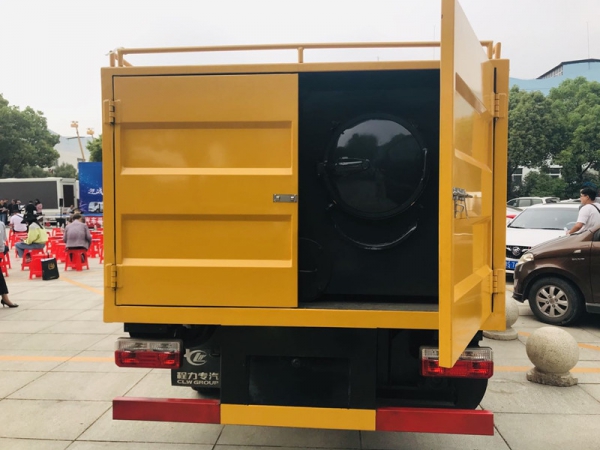 東風(fēng)小多利卡6方污水處理車(chē)，凈化車(chē)