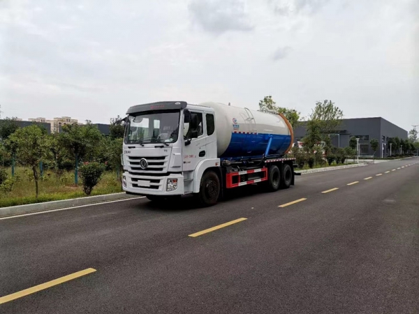 東風(fēng)錦程后八輪16方吸污車