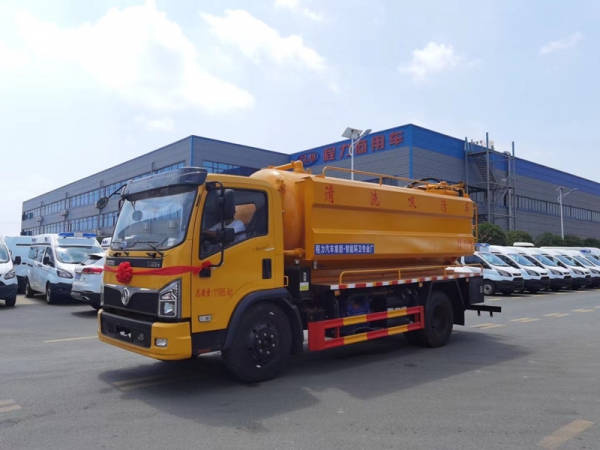 東風(fēng)福瑞卡12.5方清洗吸污車，聯(lián)合疏通車