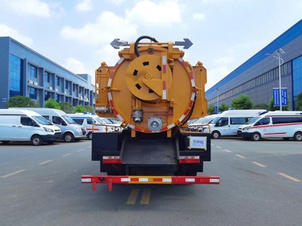 東風(fēng)福瑞卡12.5方清洗吸污車，聯(lián)合疏通車