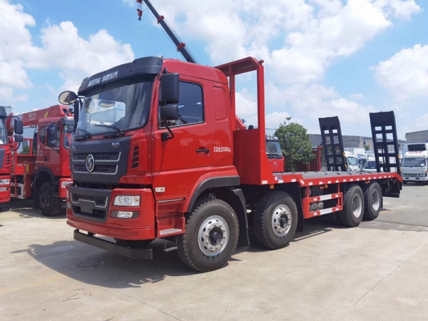 陜汽德龍前四后八平板運(yùn)輸車(chē)