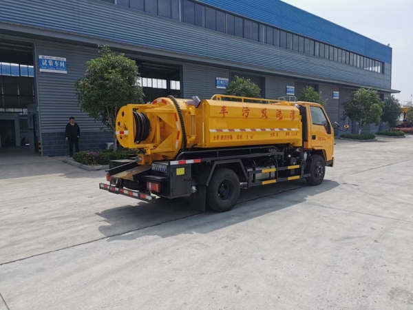 江鈴順達5方清洗吸污車，地下室專用