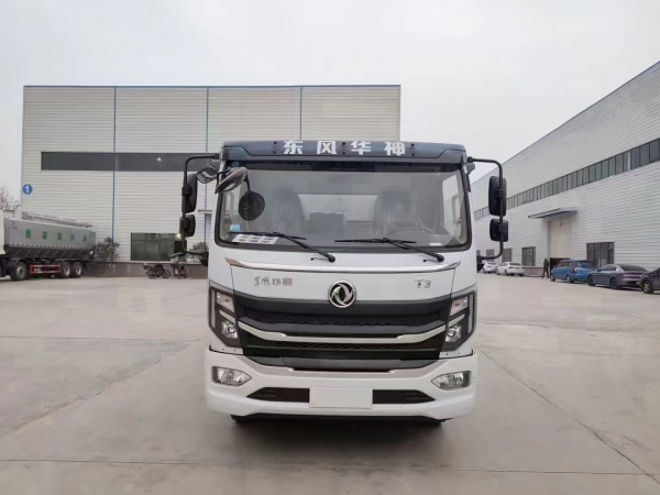 東風華神T3-9.3噸灑水車