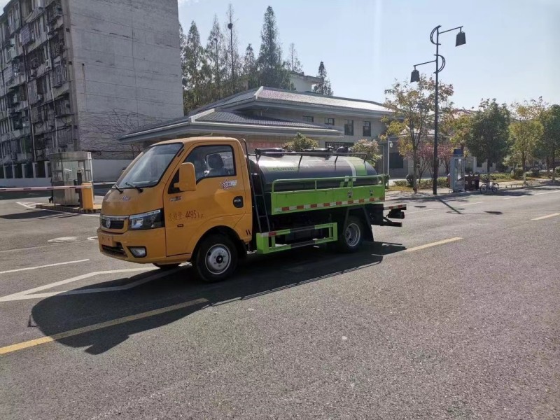 東風(fēng)途逸藍(lán)牌清洗吸污車